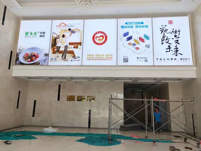 深圳刀刮布灯箱